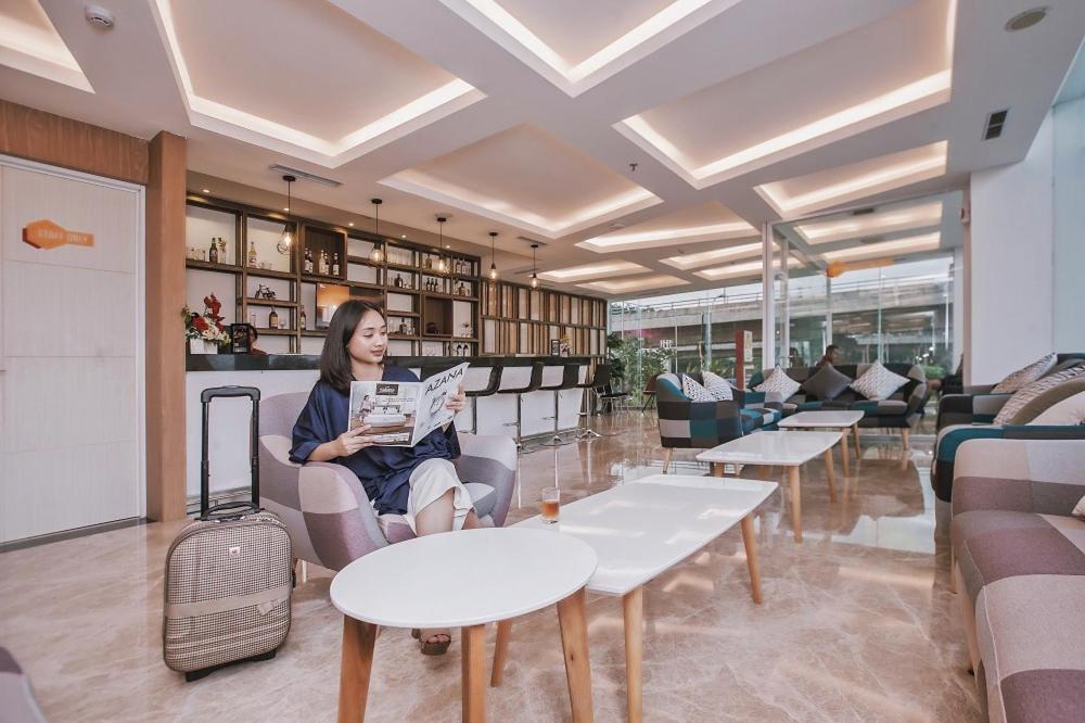 三宝垄阿扎那机场酒店 外观 照片
