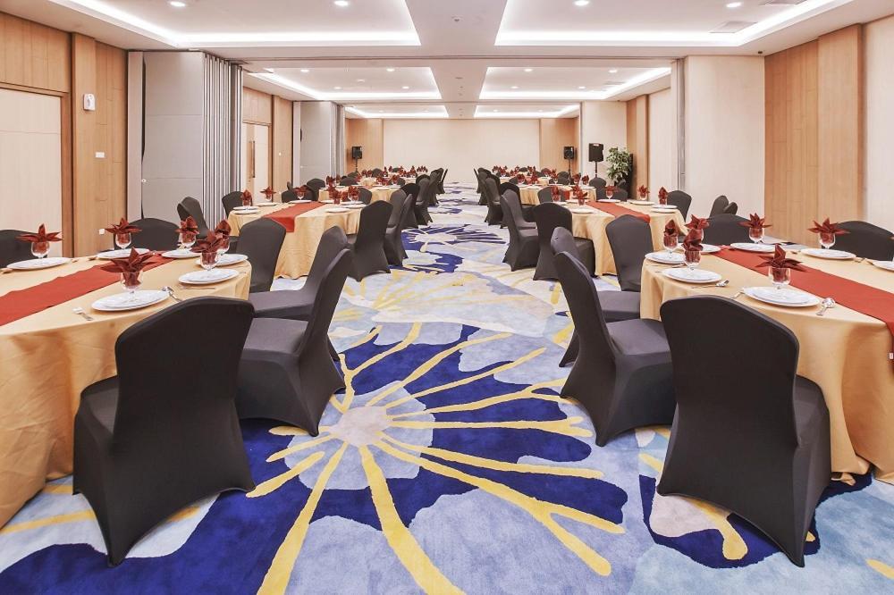三宝垄阿扎那机场酒店 外观 照片